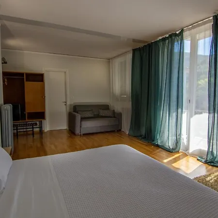 Hotel Theoxenia 3*